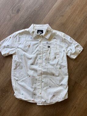 Quiksilver White Short-Sleeve Embroidered Casual Button-Down